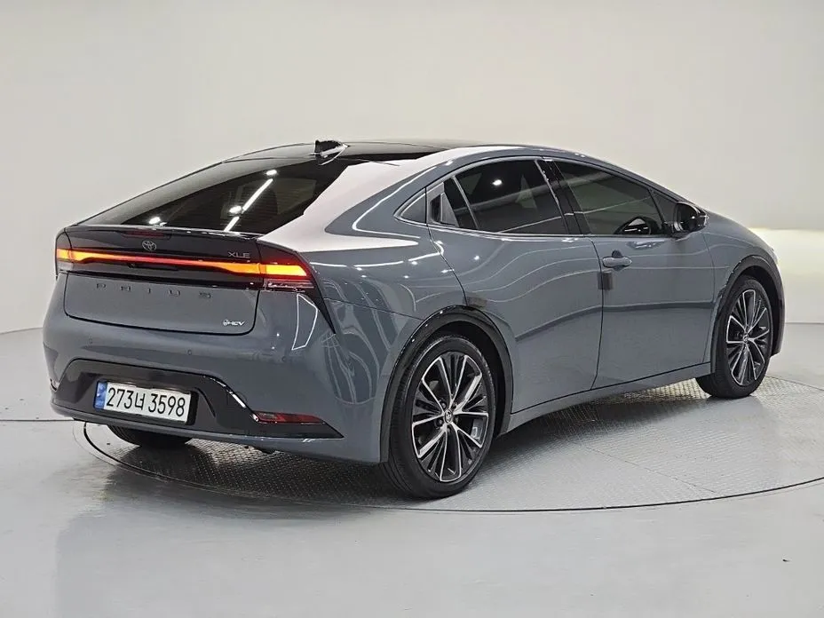 Toyota Prius — фото 5