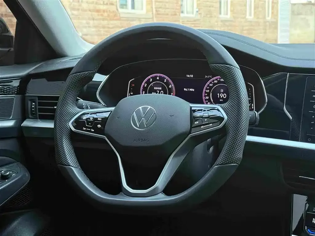 Volkswagen Passat — фото 3