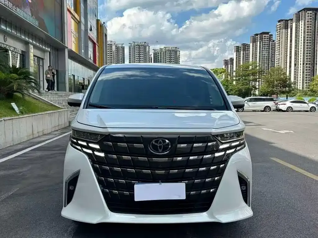 Toyota Alphard — фото 6