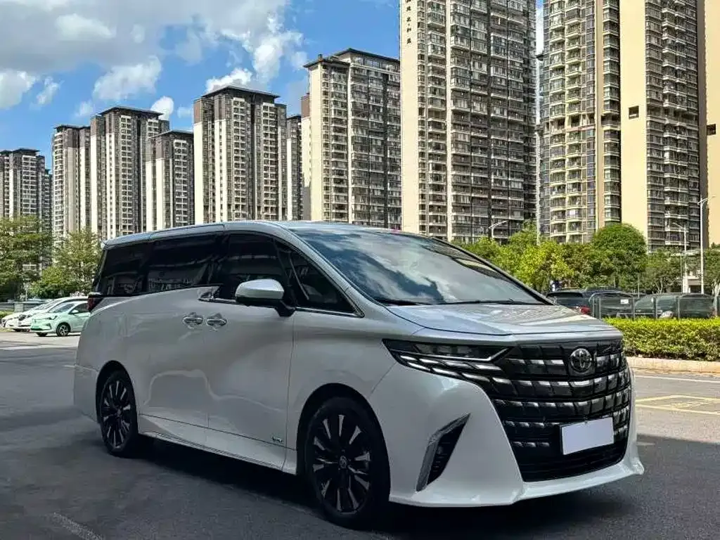 Toyota Alphard — фото 8