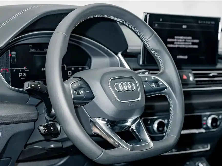 Audi Q5L — фото 4