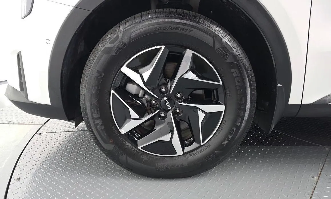Kia Sorento — фото 7