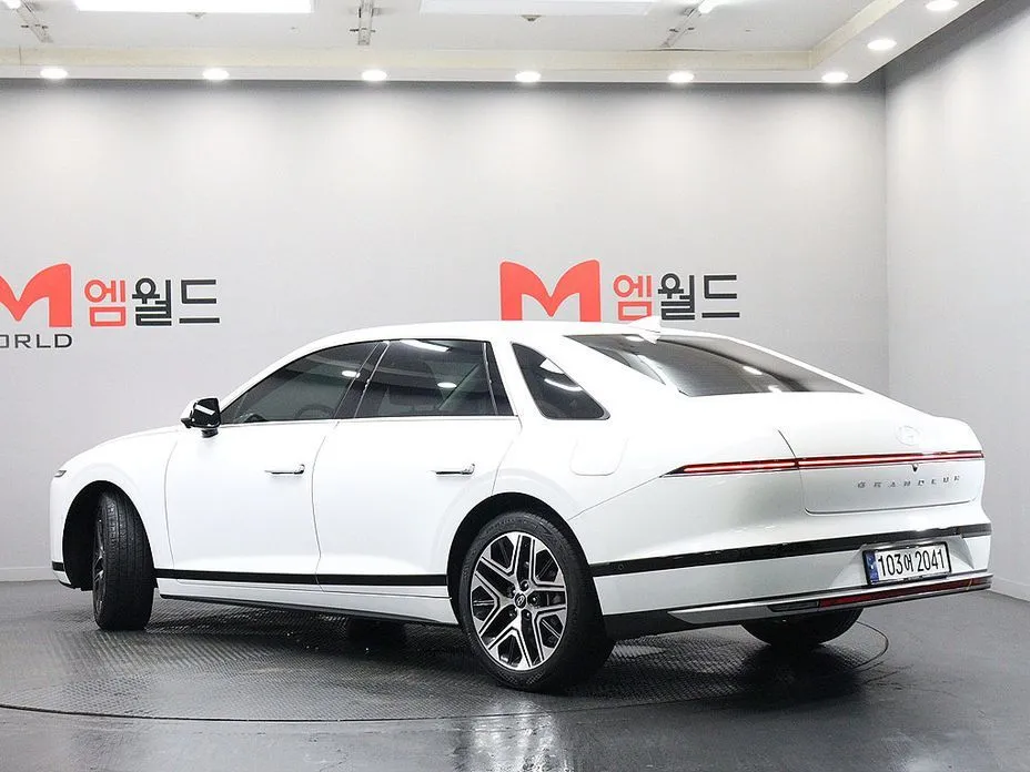 Hyundai Grandeur — фото 2