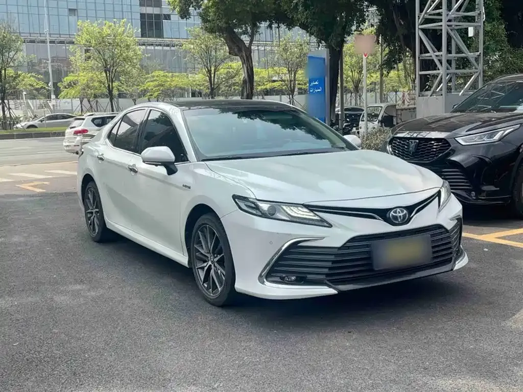 Toyota Camry — фото 4