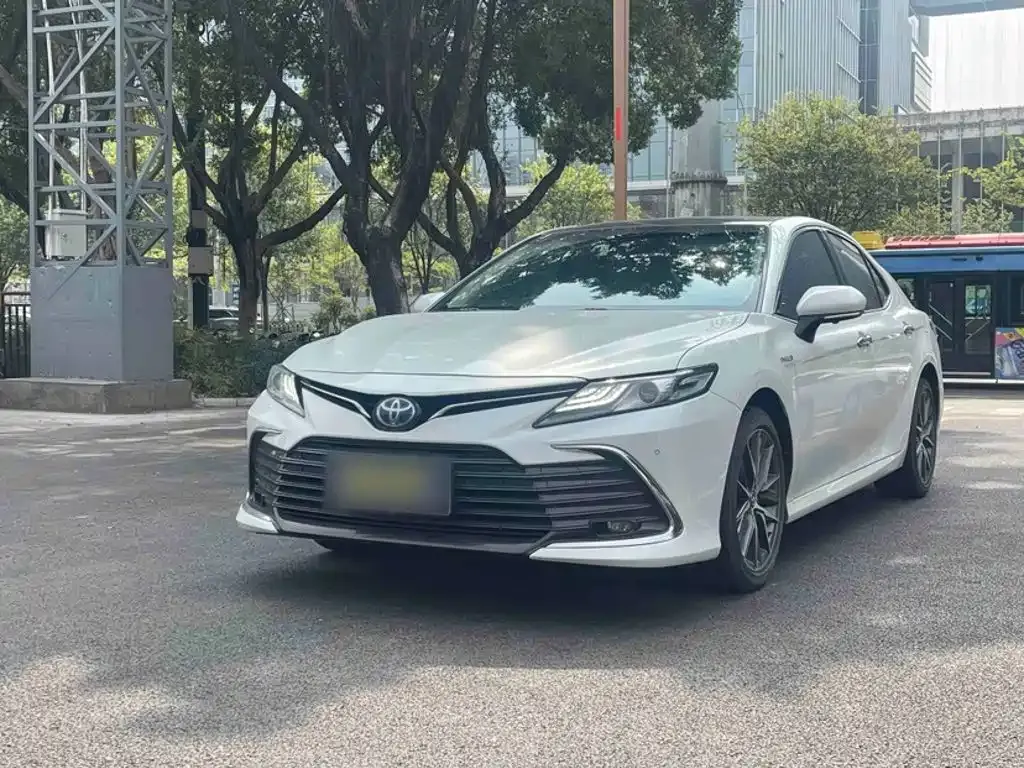 Toyota Camry — фото 8
