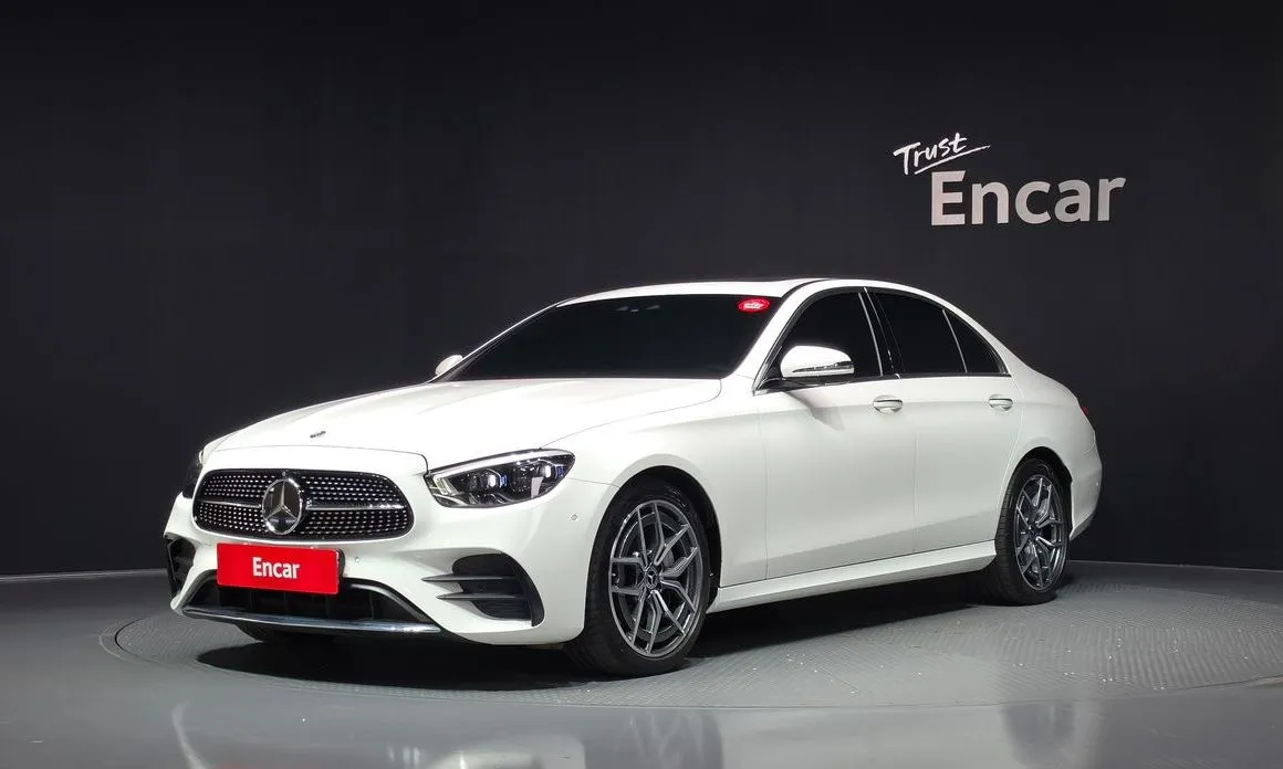 Mercedes-Benz E-Class — фото 1