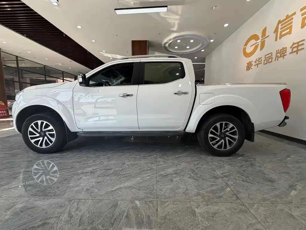 Nissan Navara — фото 10