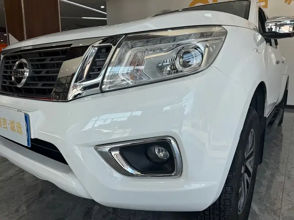 Nissan Navara — фото 2