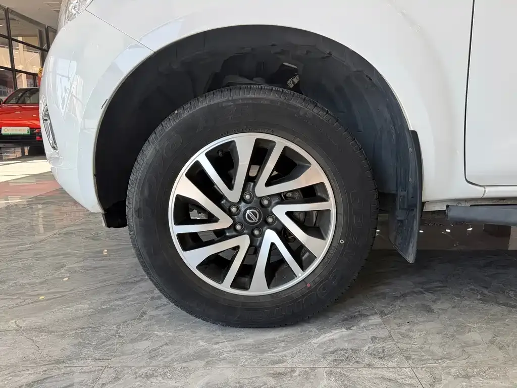 Nissan Navara — фото 4