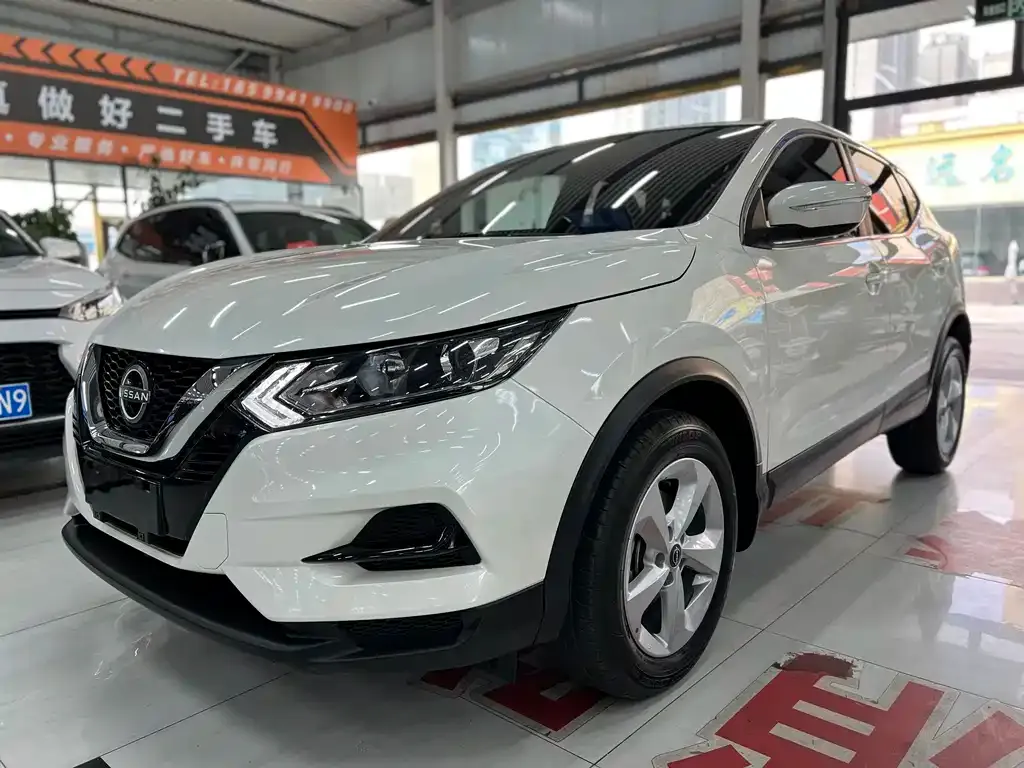 Nissan Qashqai — фото 1