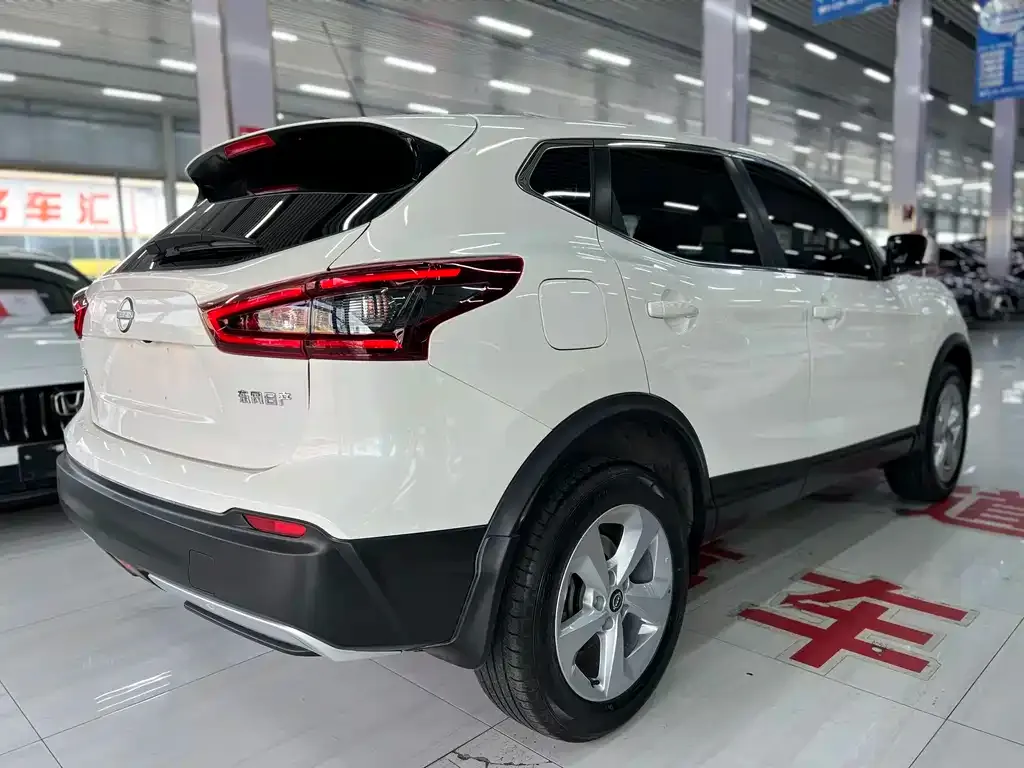 Nissan Qashqai — фото 9
