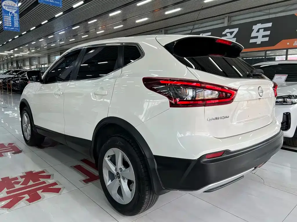 Nissan Qashqai — фото 4