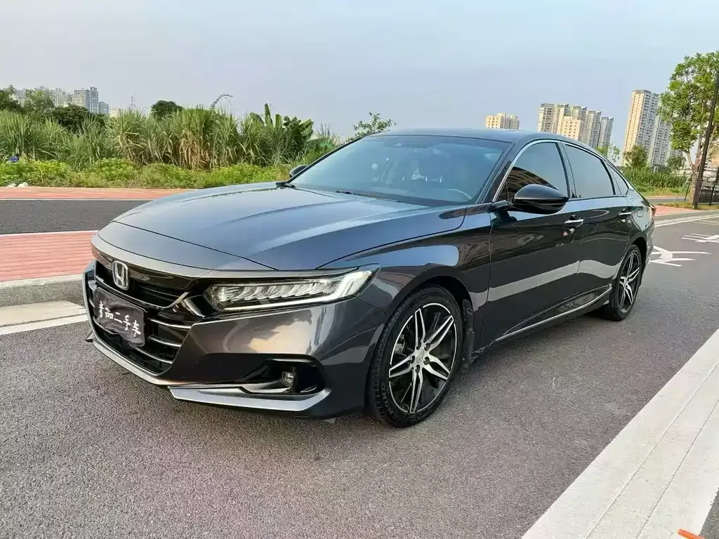 Honda Accord — фото 1