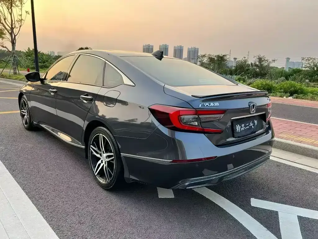 Honda Accord — фото 4
