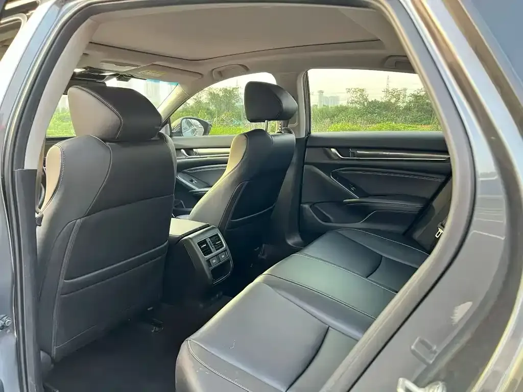 Honda Accord — фото 2