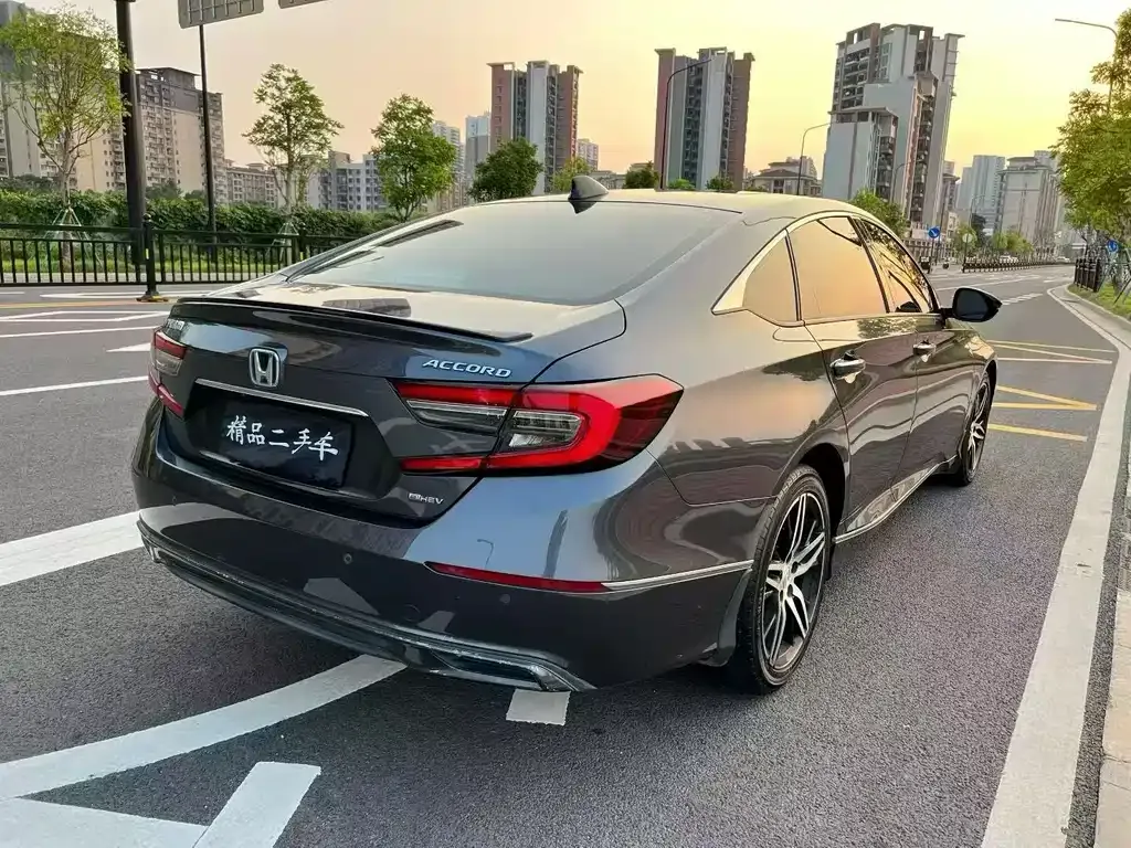 Honda Accord — фото 8