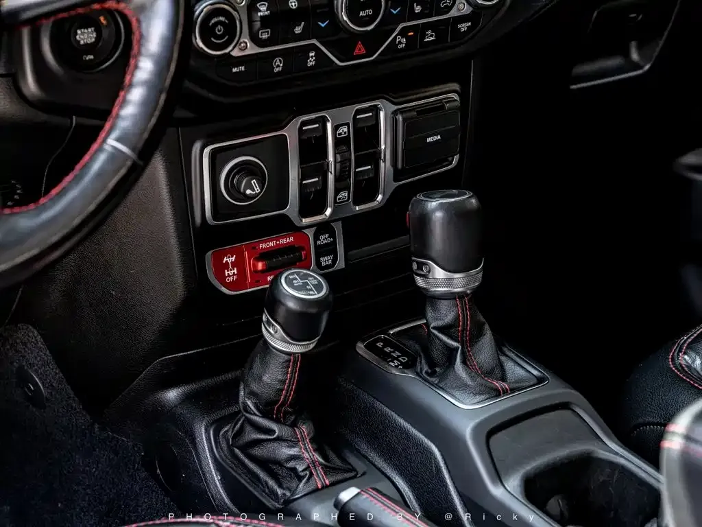Jeep Wrangler — фото 2