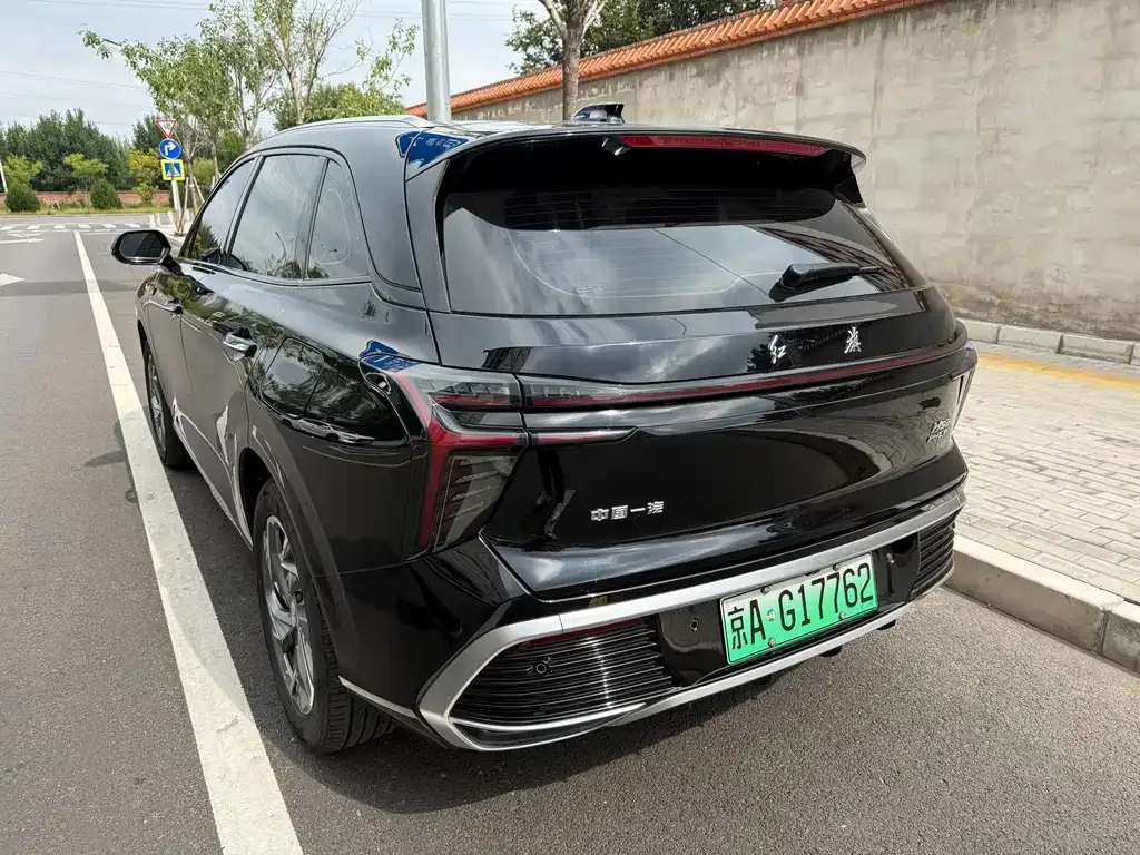 Hongqi HS3 PHEV — фото 8