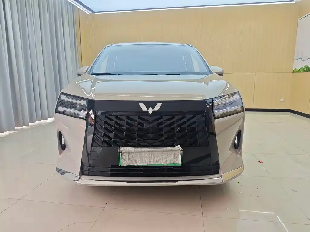 Wuling Xingguang 730 New Energy — фото 1
