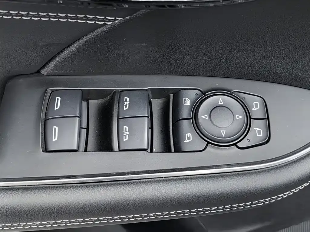 Buick Envision S — фото 10