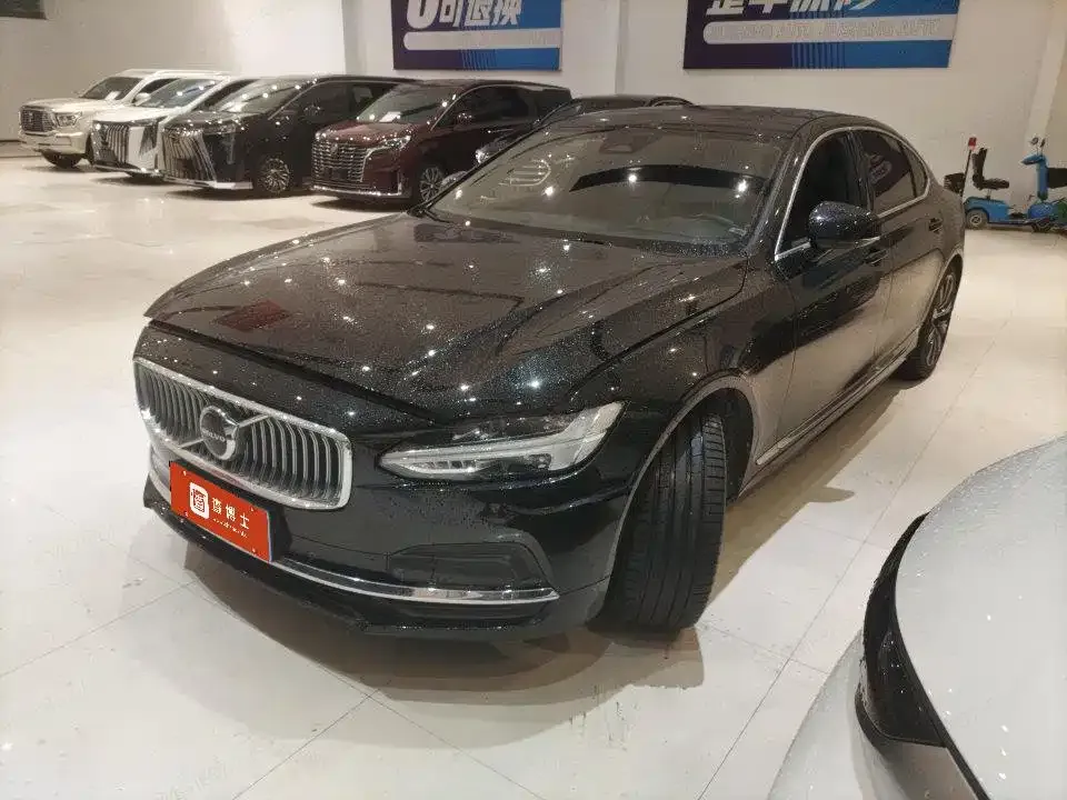 Volvo S90 — фото 1