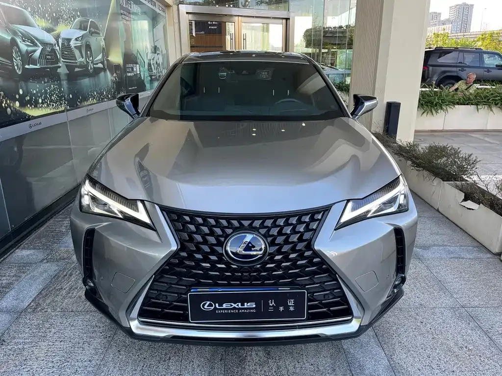 Lexus UX — фото 3