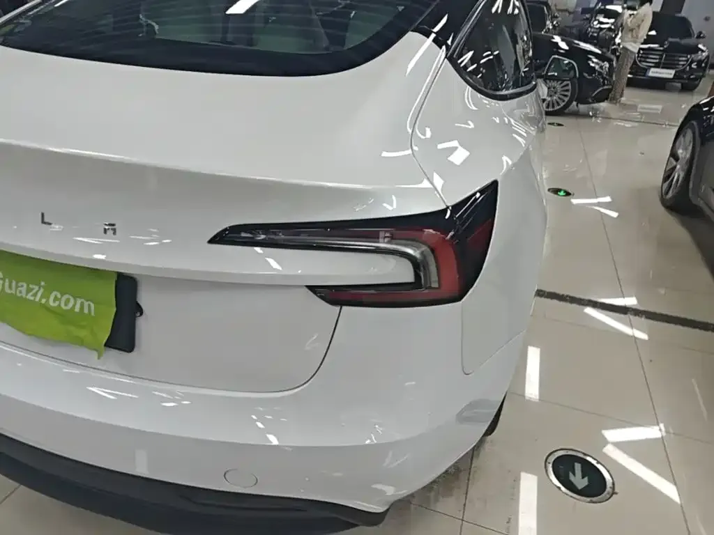 Tesla Model 3 — фото 2
