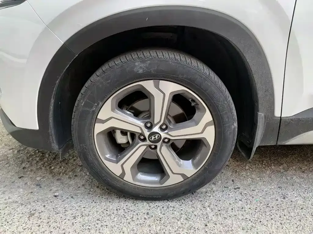 Hyundai Santa Fe — фото 10