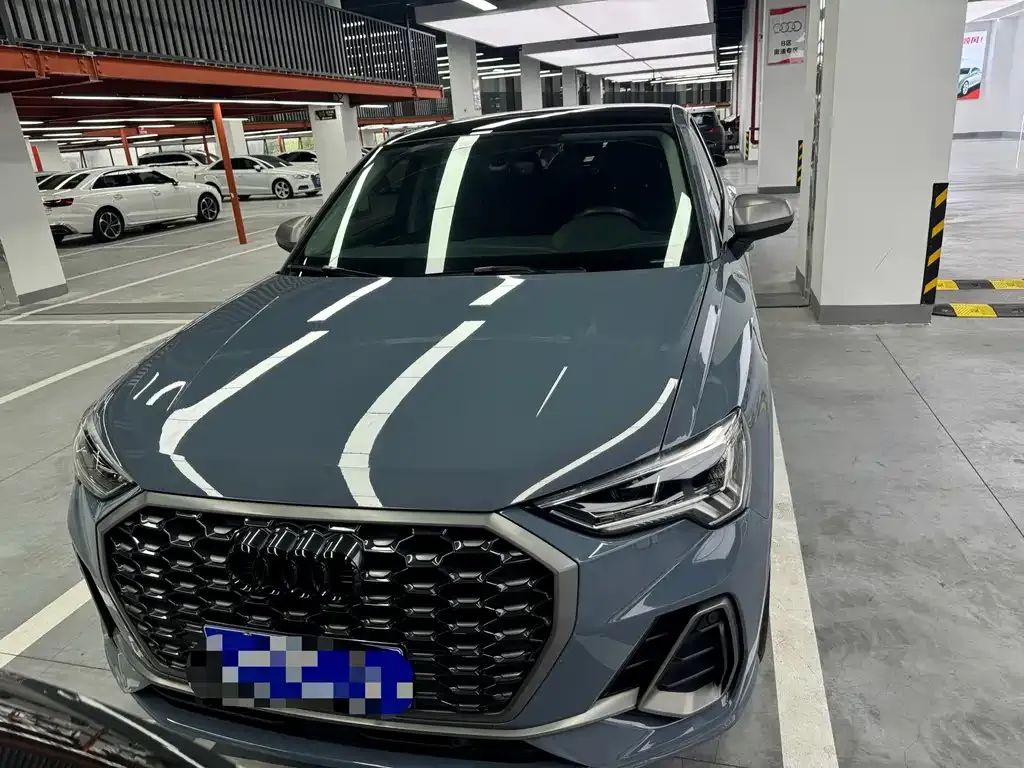 Audi Q3 Sportback — фото 10