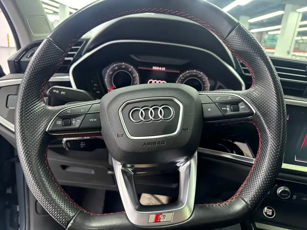 Audi Q3 Sportback — фото 2