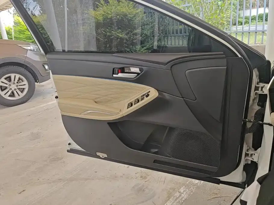 Toyota Avalon — фото 10