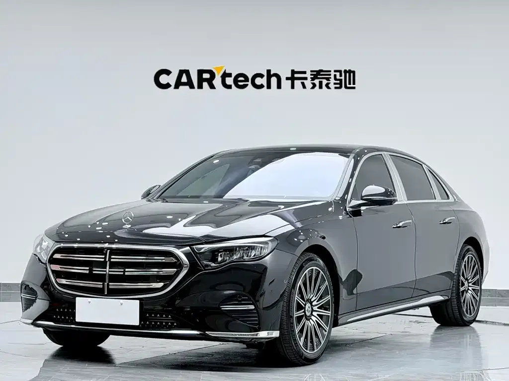Mercedes-Benz E-Class — фото 1