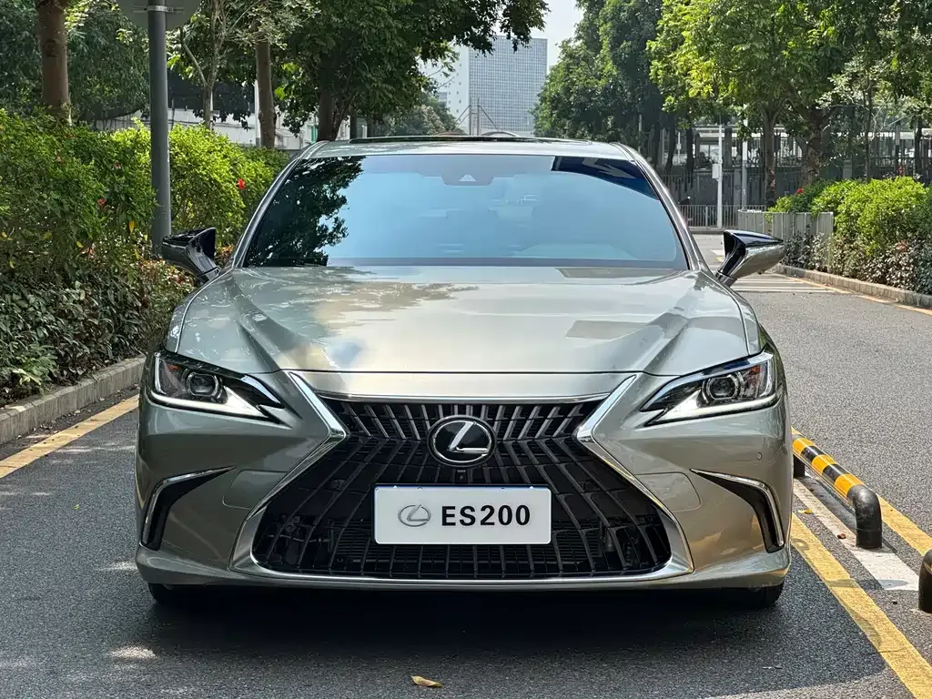 Lexus ES — фото 10