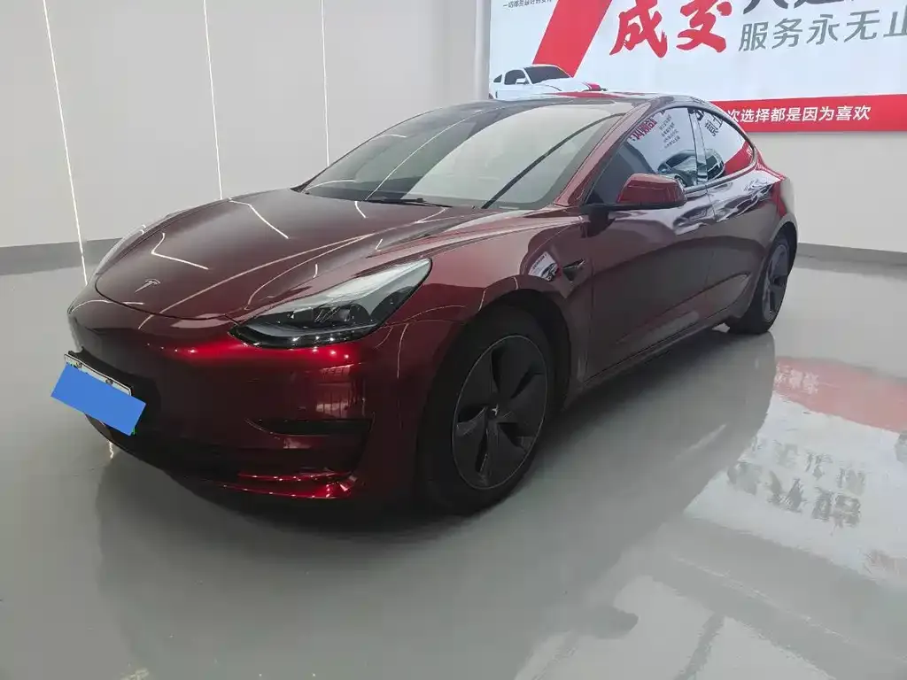 Tesla Model 3 — фото 1