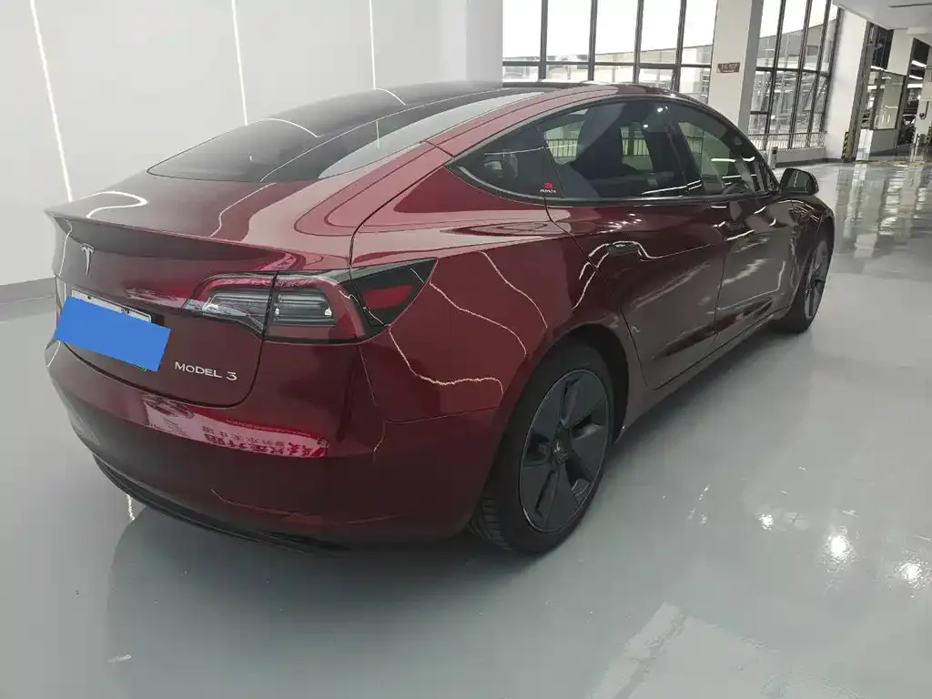 Tesla Model 3 — фото 6