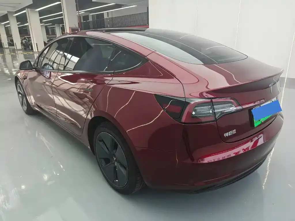 Tesla Model 3 — фото 8