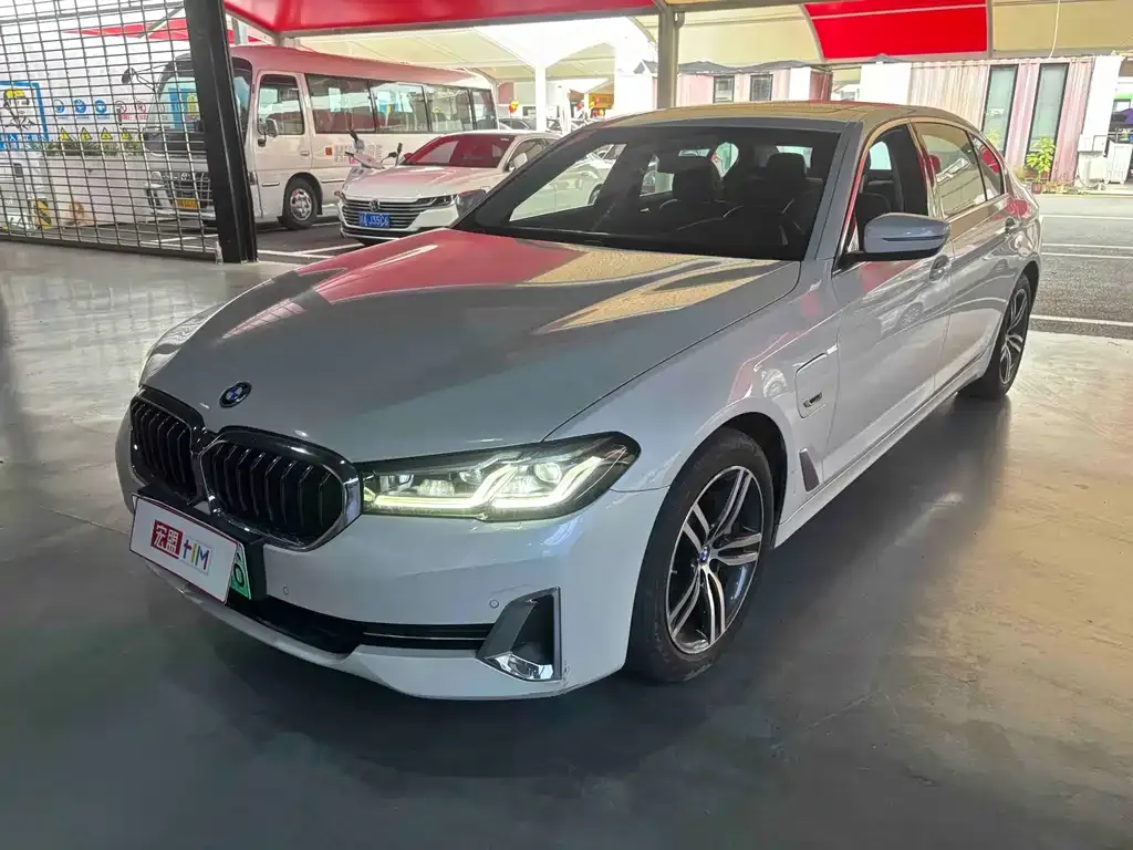 BMW 5 Series New Energy — фото 1
