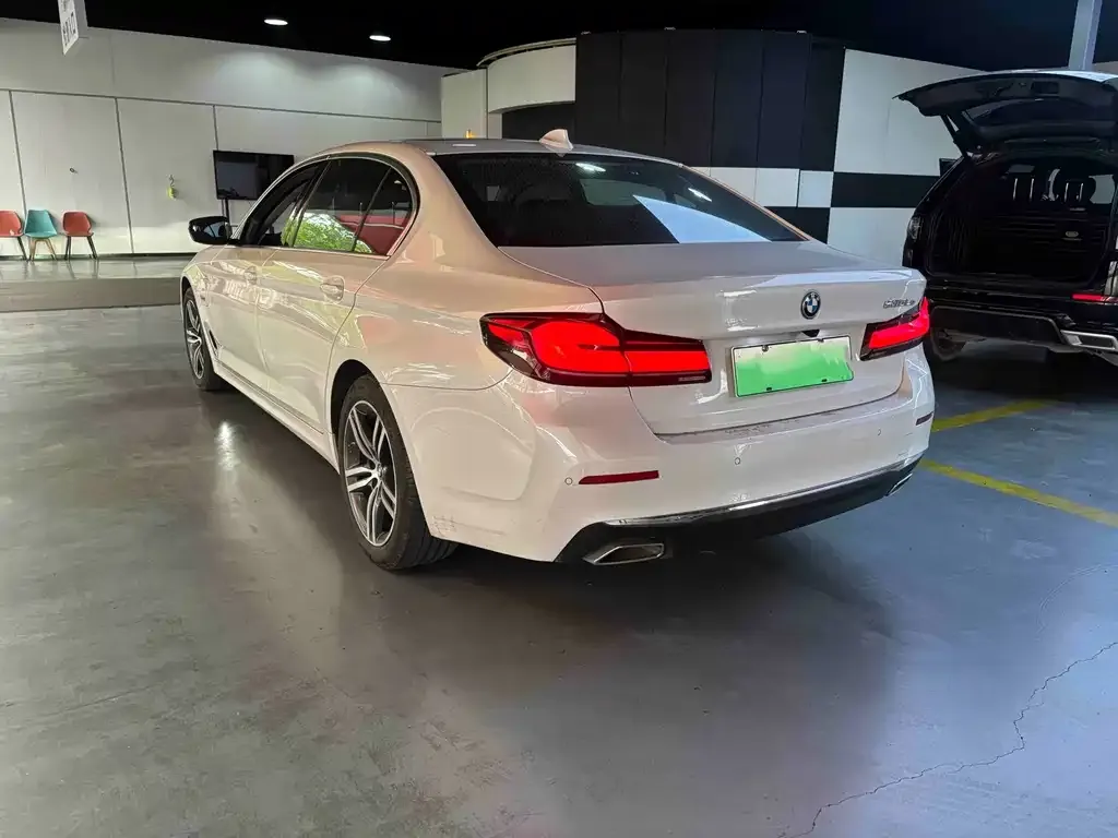BMW 5 Series New Energy — фото 8