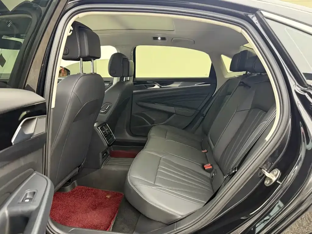 Volkswagen Passat — фото 6