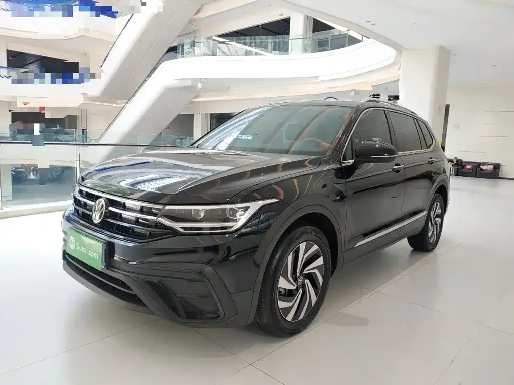 Volkswagen Tiguan L — фото 7