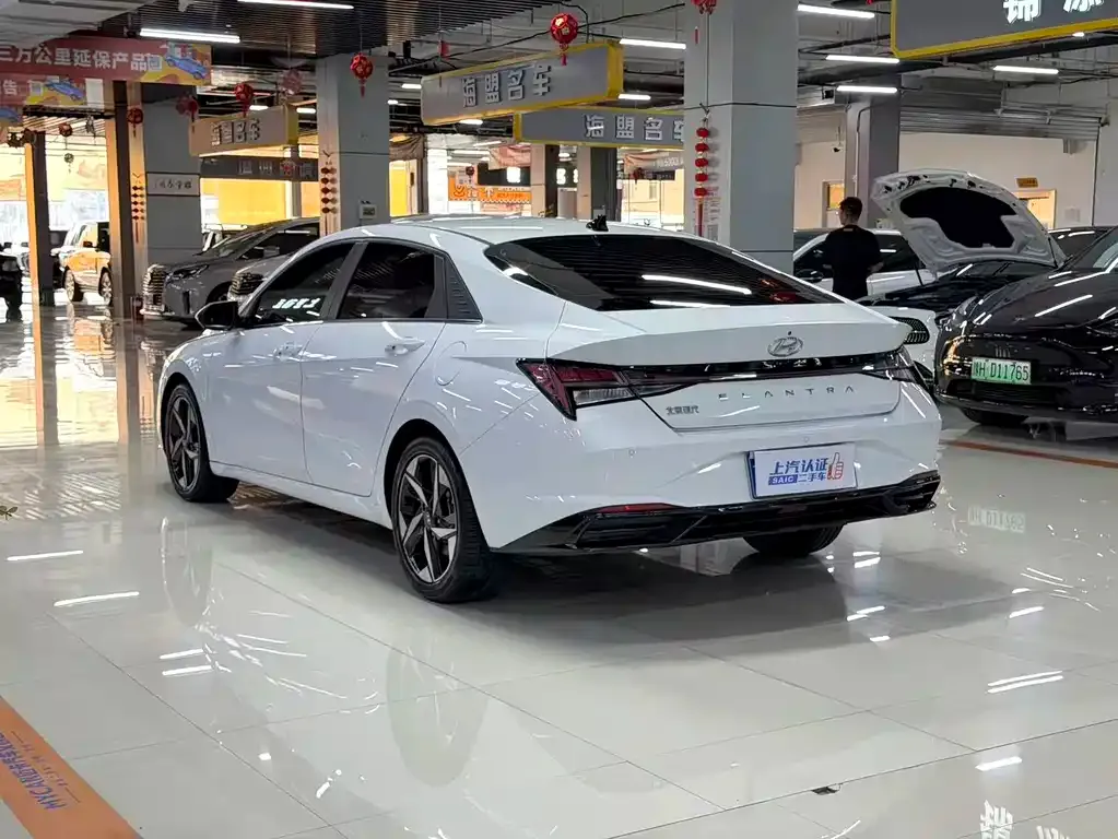 Hyundai Elantra — фото 9