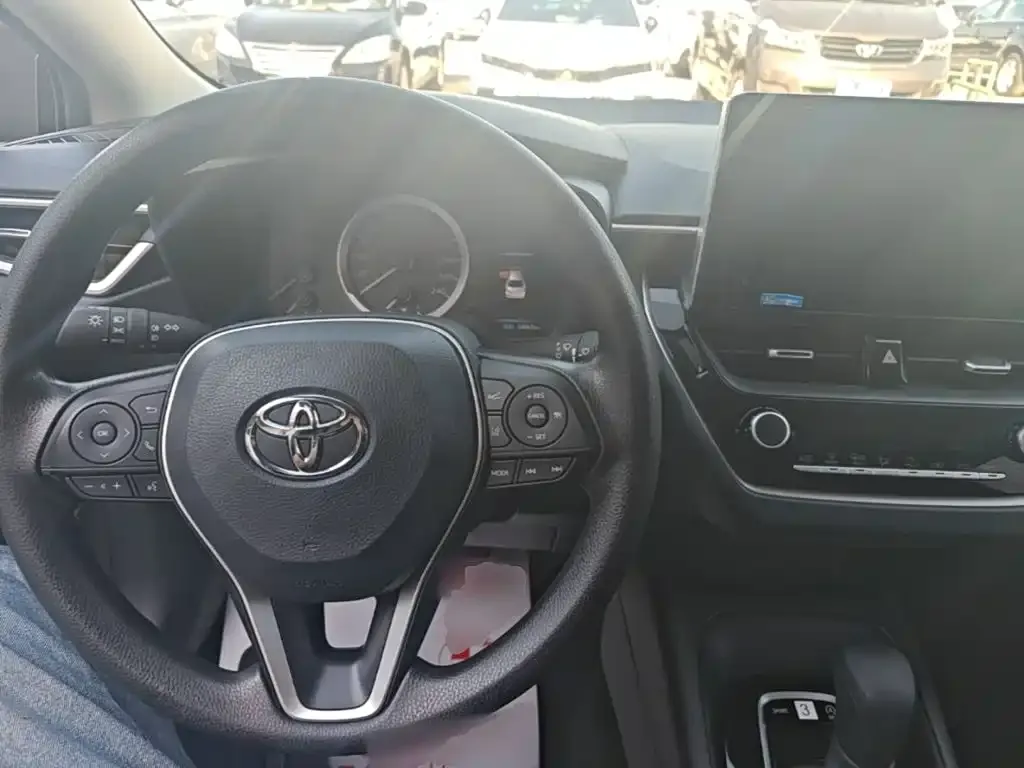 Toyota Corolla — фото 2