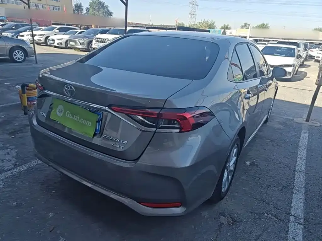 Toyota Corolla — фото 7