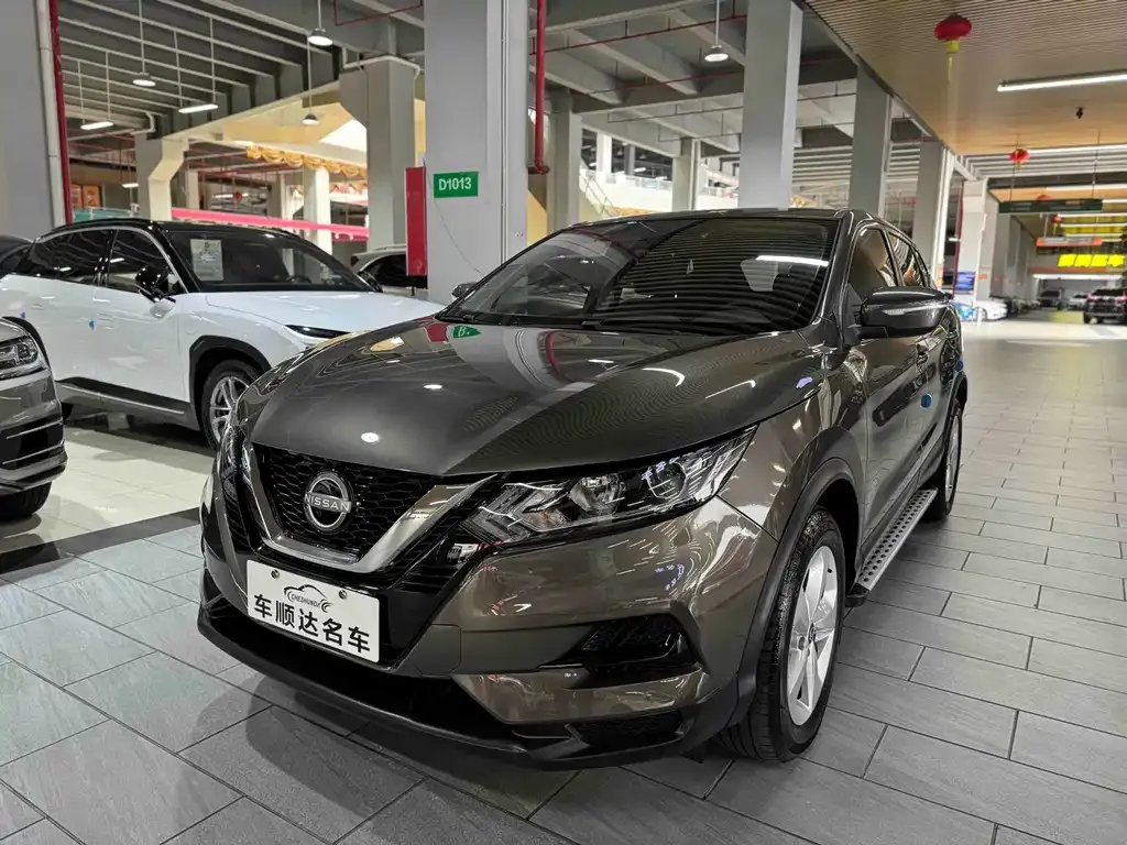 Nissan Qashqai — фото 1