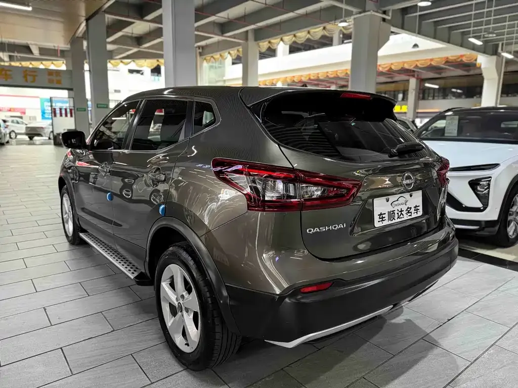 Nissan Qashqai — фото 7