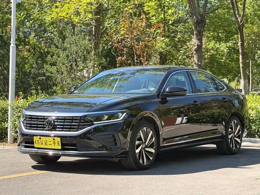 Volkswagen Passat — фото 1