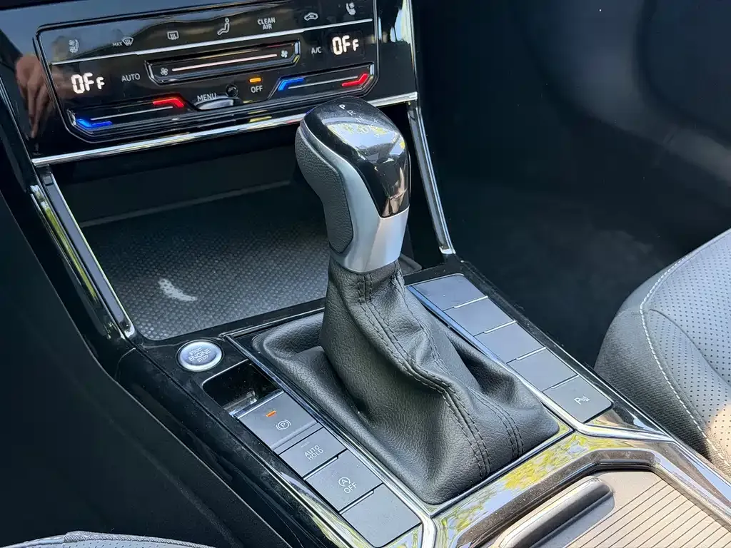 Volkswagen Passat — фото 8