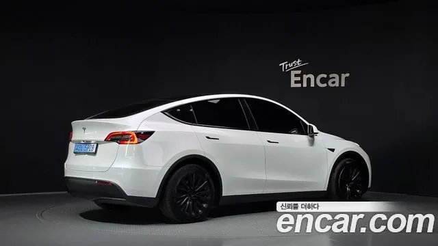 Tesla Model Y — фото 2