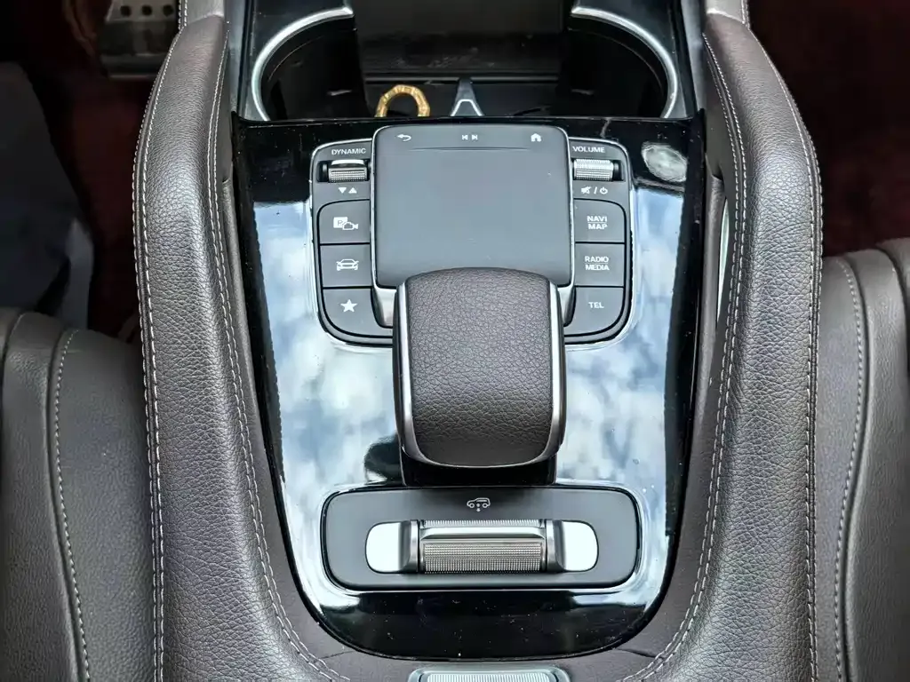 Mercedes-Benz GLS — фото 9