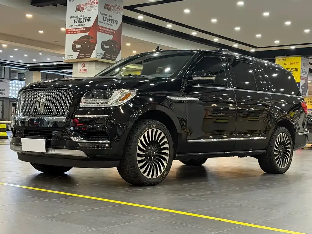 Lincoln Navigator — фото 1